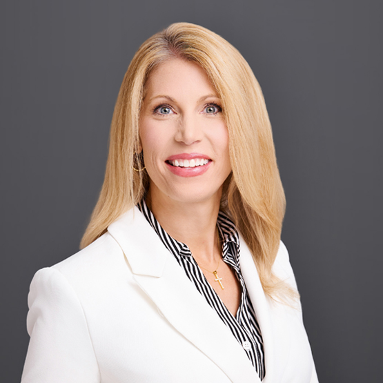 Renee Strahler headshot